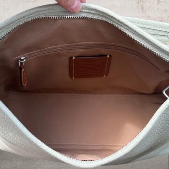 Coach NWOT Laurel Shoulder Bag with Seahorse Charm Light Pistachio/Sand - Picture 8 of 8